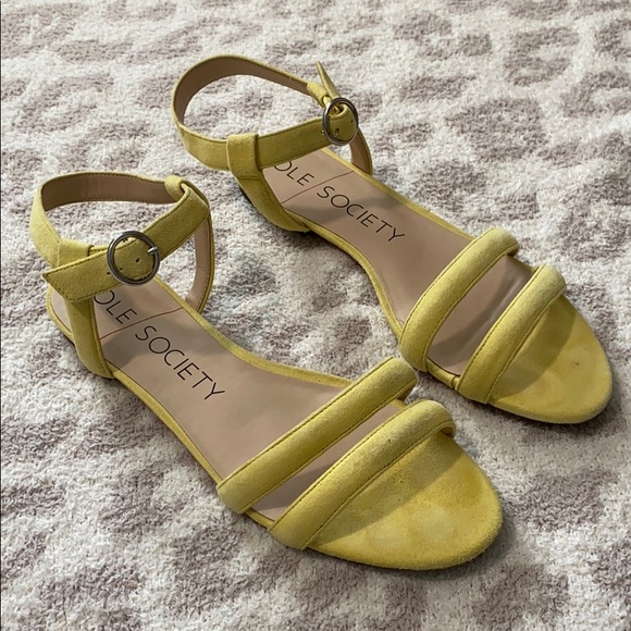 Sole Society Malie Sandal in Pale Yellow - Picture 2 of 5